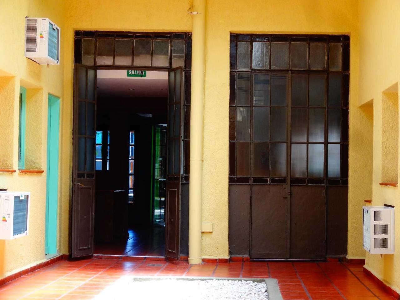 Black Sheep International Hostel Mendoza Exterior photo